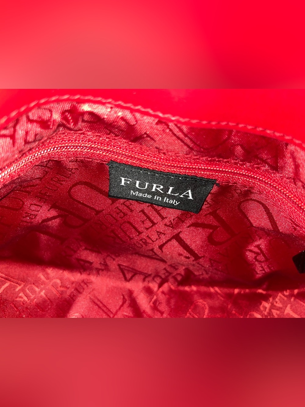 Furla NWOT Limited Edition Red 'Amore' Heart Patch Shoulder Bag With Dust Bag - Picture 4 of 9